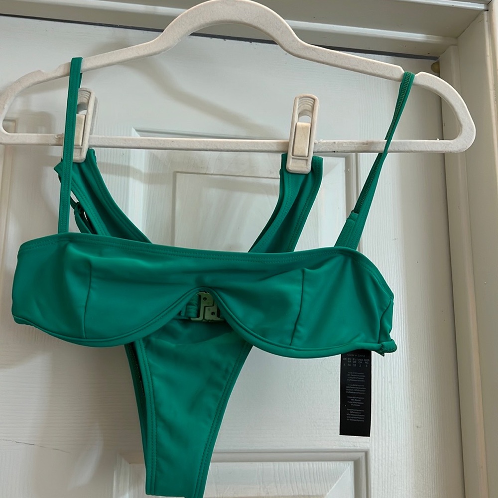 Nasty Gal Green bikini - Picture 3 of 5